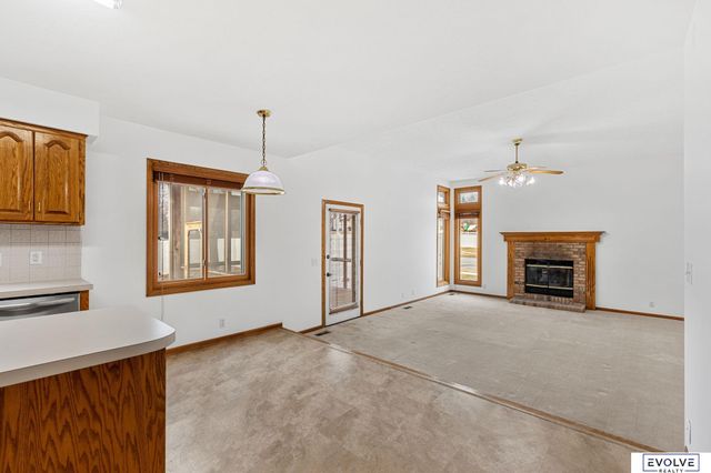 10102 S 14 Street, Bellevue, NE 68123