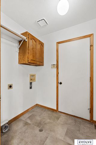 10102 S 14 Street, Bellevue, NE 68123