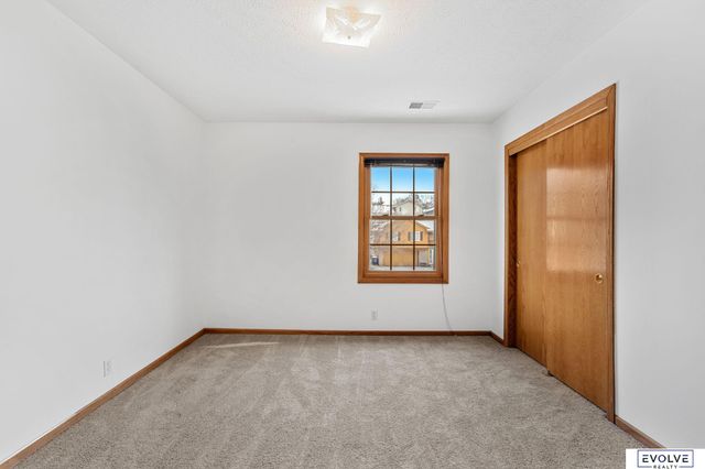 10102 S 14 Street, Bellevue, NE 68123