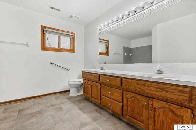 10102 S 14 Street, Bellevue, NE 68123