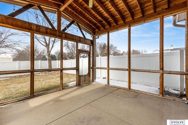 10102 S 14 Street, Bellevue, NE 68123