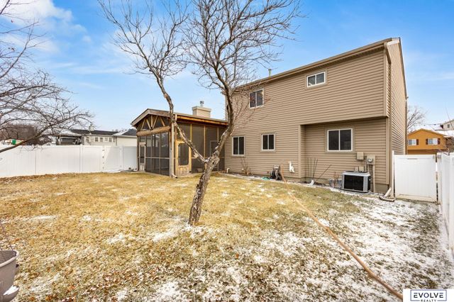 10102 S 14 Street, Bellevue, NE 68123