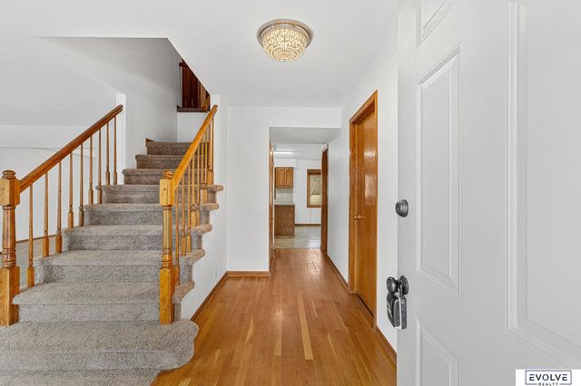 10102 S 14 Street, Bellevue, NE 68123