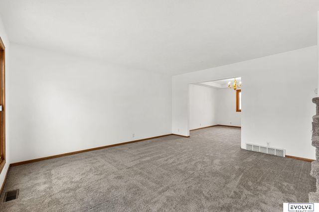 10102 S 14 Street, Bellevue, NE 68123