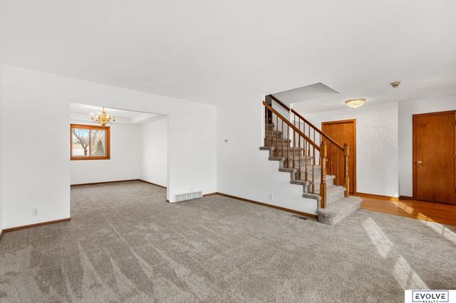 10102 S 14 Street, Bellevue, NE 68123