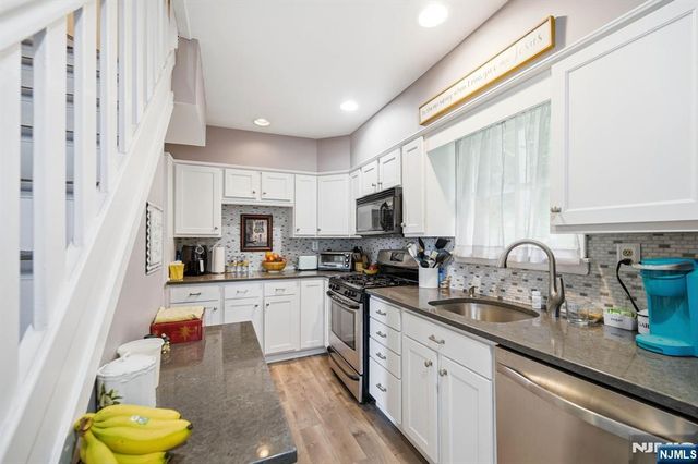 8 Ivan Road, West Milford, NJ 07480