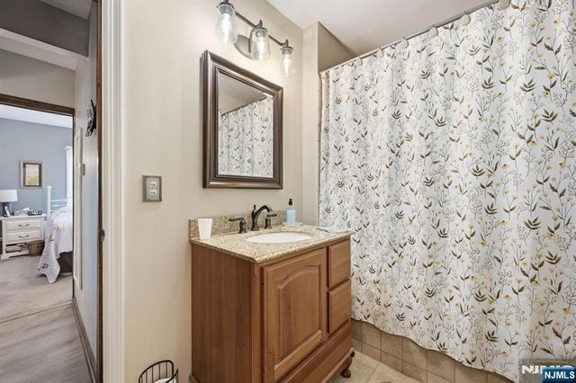 8 Ivan Road, West Milford, NJ 07480