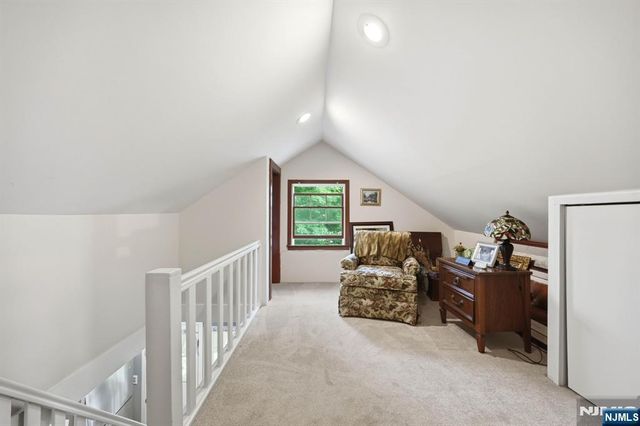 8 Ivan Road, West Milford, NJ 07480