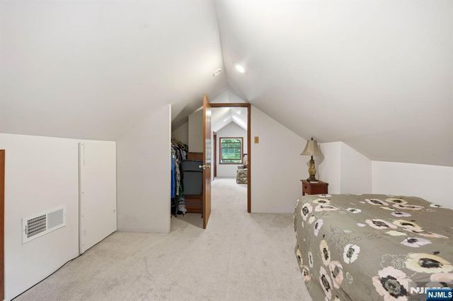 8 Ivan Road, West Milford, NJ 07480