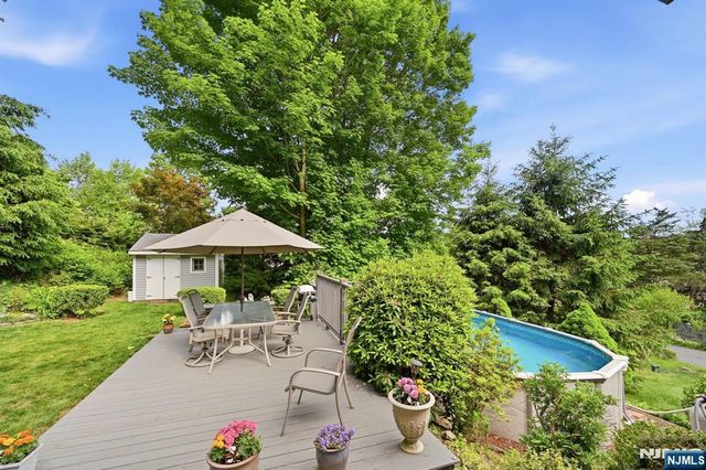 8 Ivan Road, West Milford, NJ 07480
