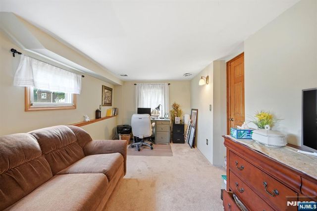 8 Ivan Road, West Milford, NJ 07480