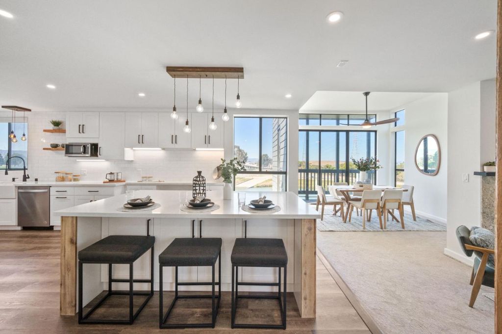 425 Anchor Road 317, San Mateo, CA 94404