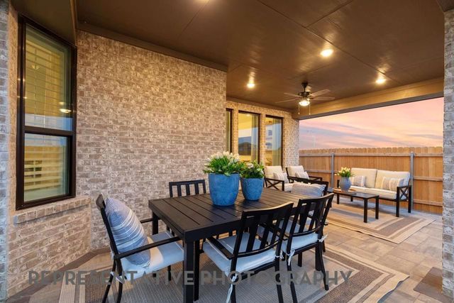 17931 Oakwood Stream Drive, Webster, TX 77598
