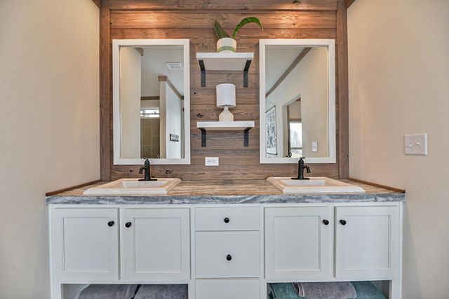 10004 S Medical Lake Rd, Medical Lake, WA 99022