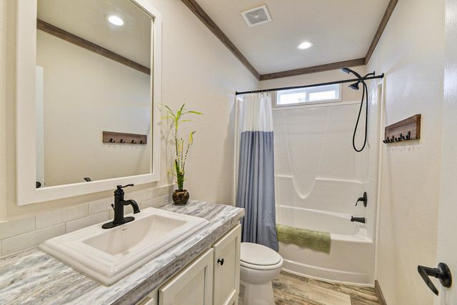 10004 S Medical Lake Rd, Medical Lake, WA 99022