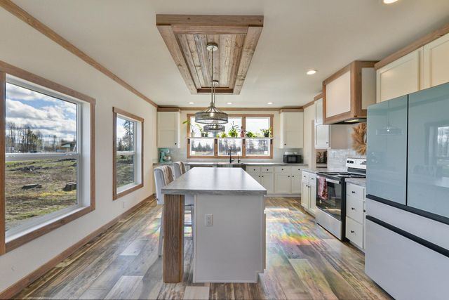 10004 S Medical Lake Rd, Medical Lake, WA 99022