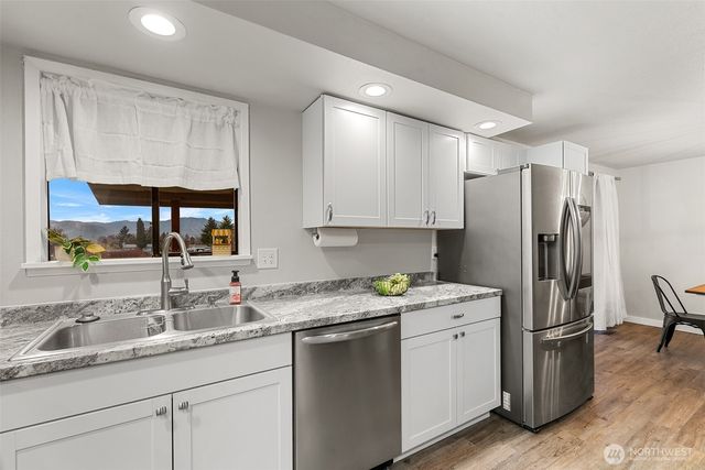 250 N Newton Ave, East Wenatchee, WA 98802