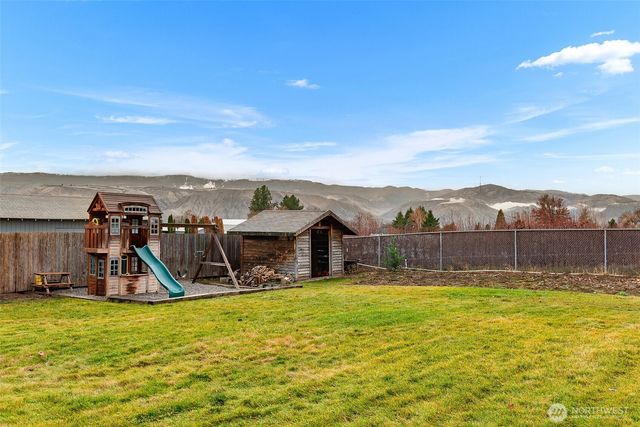 250 N Newton Ave, East Wenatchee, WA 98802