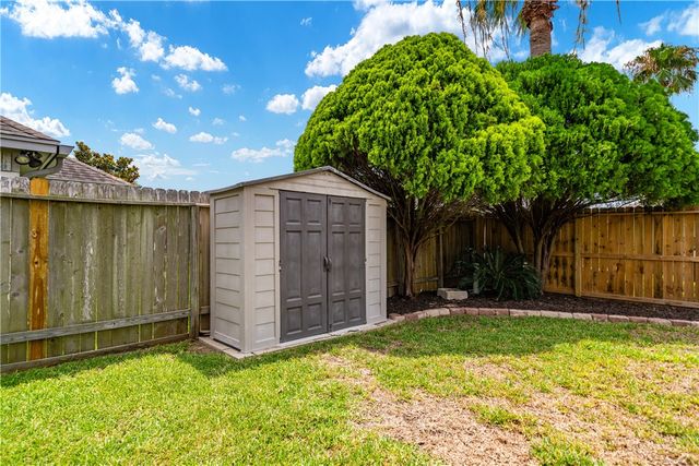 3113 Bourgogre Dr, Corpus Christi, TX 78414