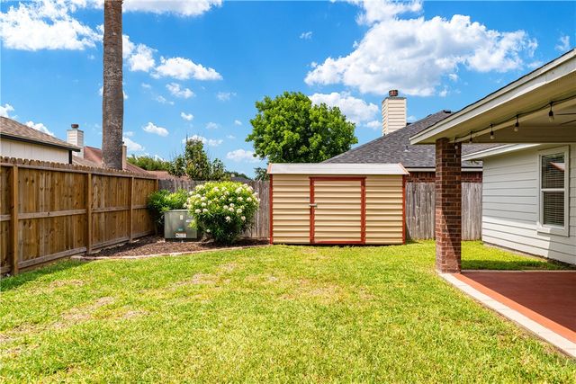 3113 Bourgogre Dr, Corpus Christi, TX 78414
