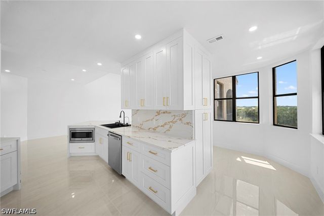 7008 Pelican Bay BLVD H501, Naples, FL 34108