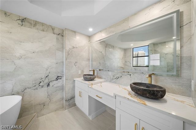 7008 Pelican Bay BLVD H501, Naples, FL 34108