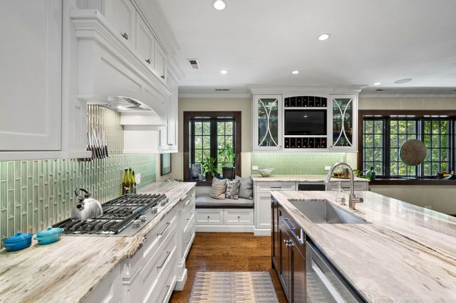 1705 W Leland Avenue, Chicago, IL 60640