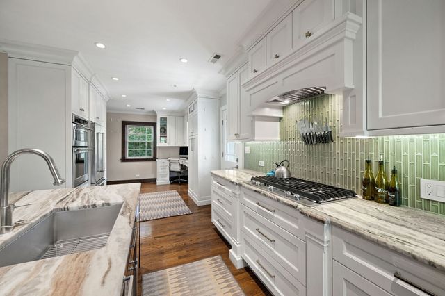 1705 W Leland Avenue, Chicago, IL 60640