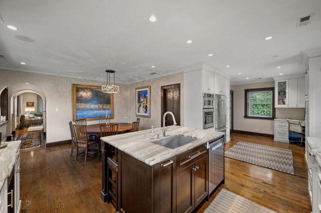1705 W Leland Avenue, Chicago, IL 60640
