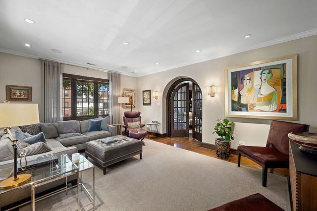 1705 W Leland Avenue, Chicago, IL 60640