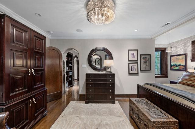 1705 W Leland Avenue, Chicago, IL 60640