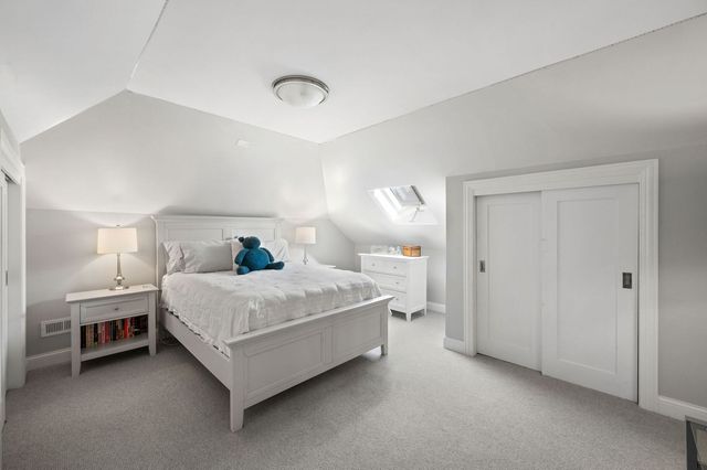 1705 W Leland Avenue, Chicago, IL 60640