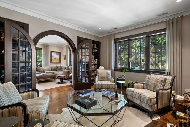 1705 W Leland Avenue, Chicago, IL 60640