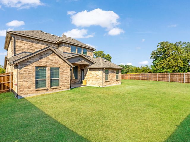 1905 Silver Falls Drive, Burleson, TX 76028