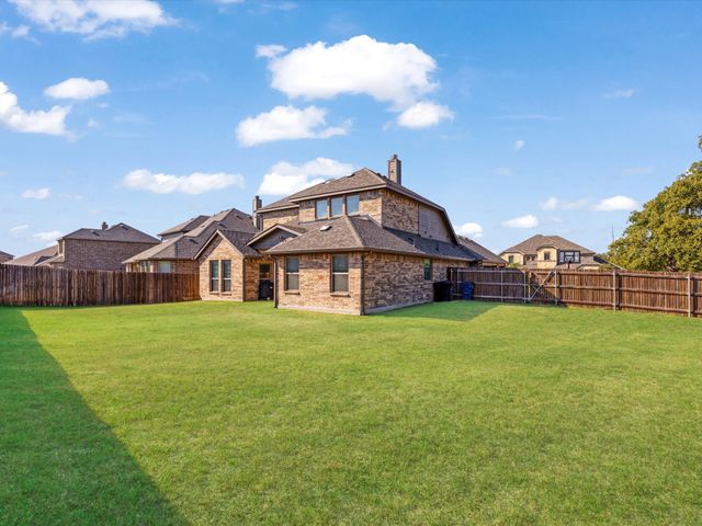 1905 Silver Falls Drive, Burleson, TX 76028