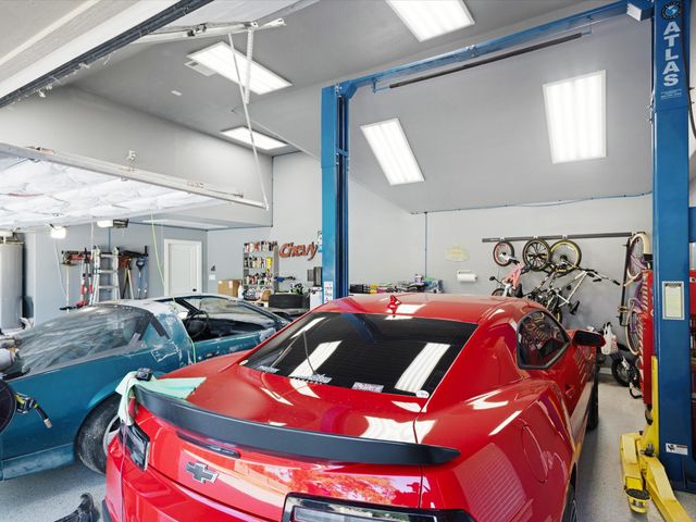 1905 Silver Falls Drive, Burleson, TX 76028