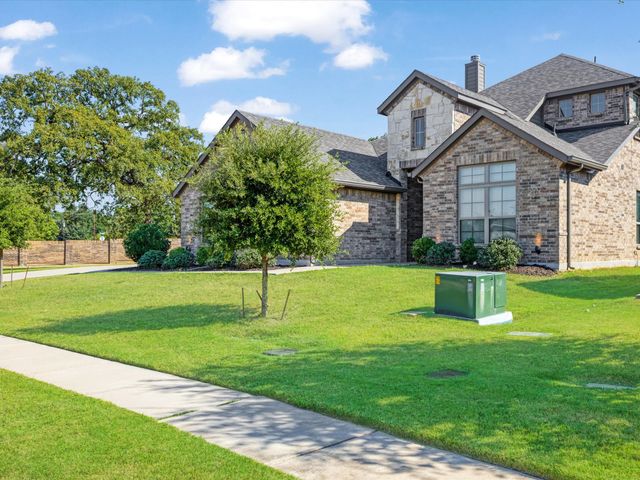 1905 Silver Falls Drive, Burleson, TX 76028