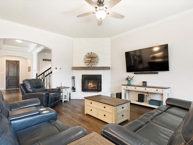 1905 Silver Falls Drive, Burleson, TX 76028