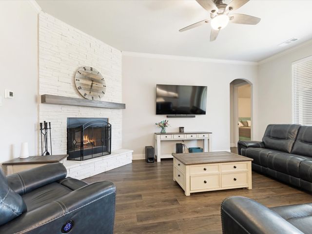 1905 Silver Falls Drive, Burleson, TX 76028