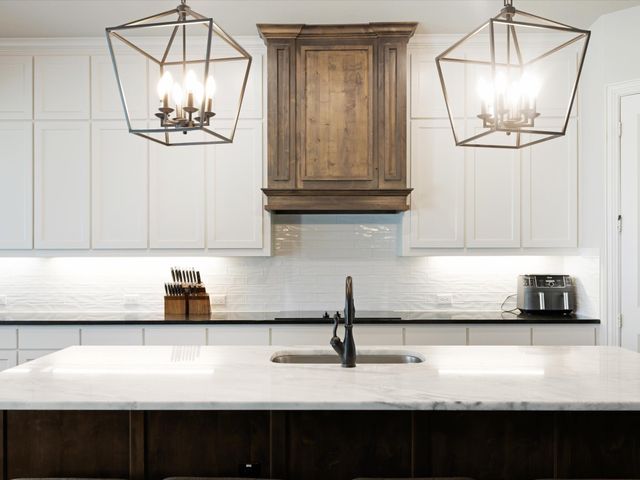 1905 Silver Falls Drive, Burleson, TX 76028