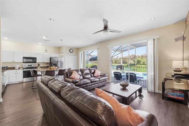 959 LAKE BERKLEY DRIVE, Kissimmee, FL 34746