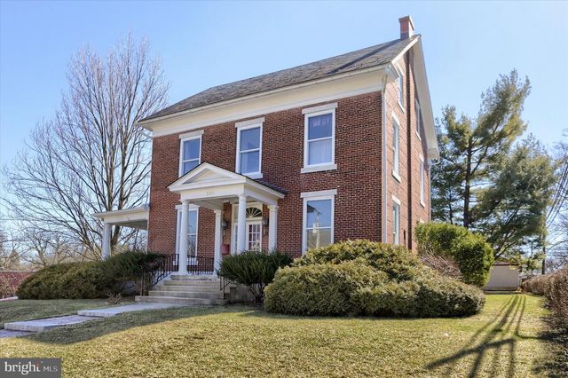 330 E MAIN ST, Annville, PA 17003