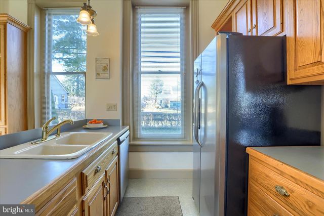 330 E MAIN ST, Annville, PA 17003