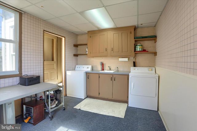 330 E MAIN ST, Annville, PA 17003