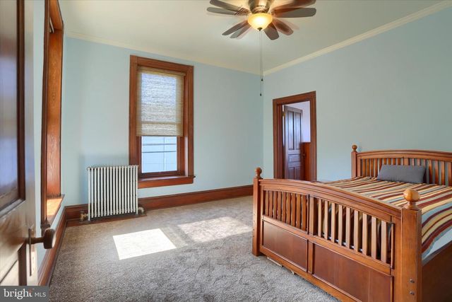 330 E MAIN ST, Annville, PA 17003