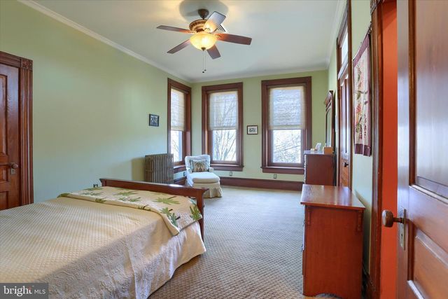 330 E MAIN ST, Annville, PA 17003