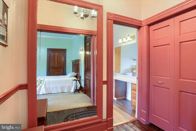 330 E MAIN ST, Annville, PA 17003