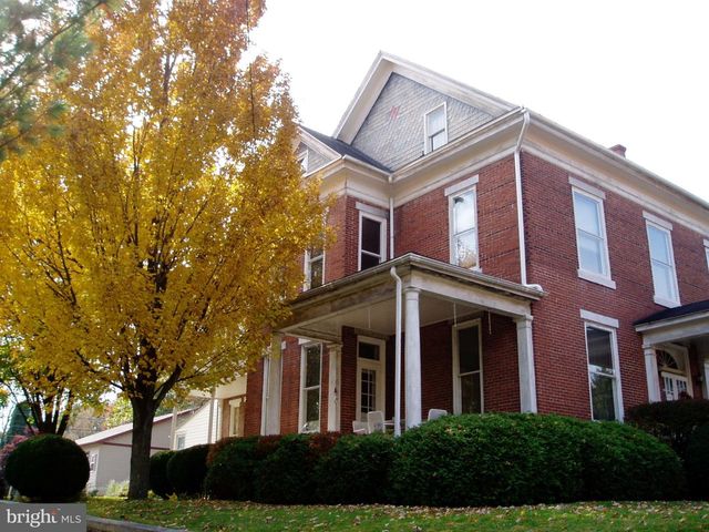 330 E MAIN ST, Annville, PA 17003