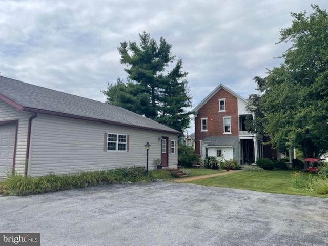 330 E MAIN ST, Annville, PA 17003