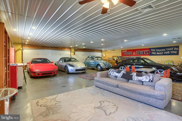 330 E MAIN ST, Annville, PA 17003